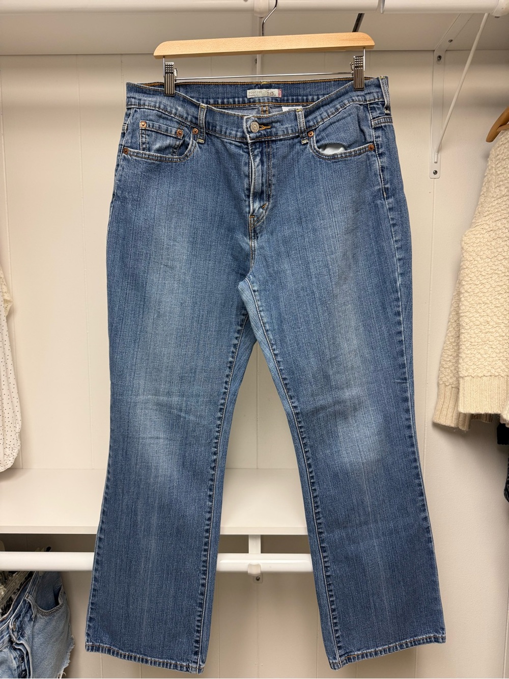 Vintage Levi's 515 Boot Cut Y2K Mid Rise Classic Flare Leg Jeans Women's Size 14